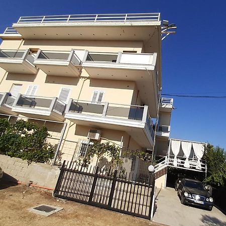 Collaku Apartment'S Вльора Екстер'єр фото