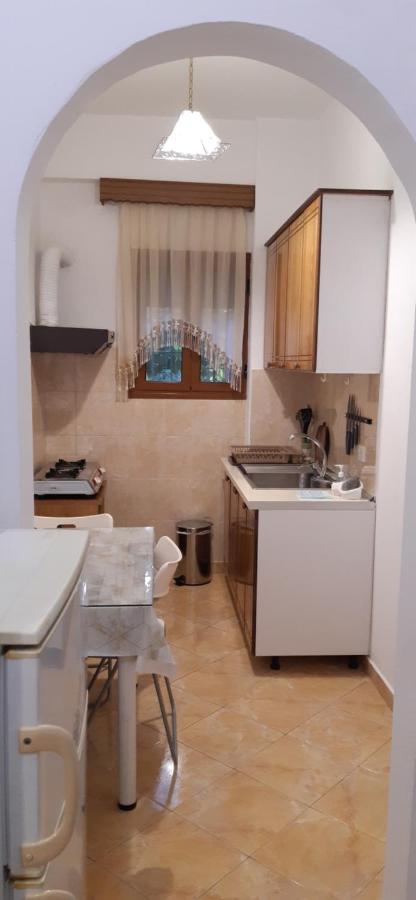 Collaku Apartment'S Вльора Екстер'єр фото