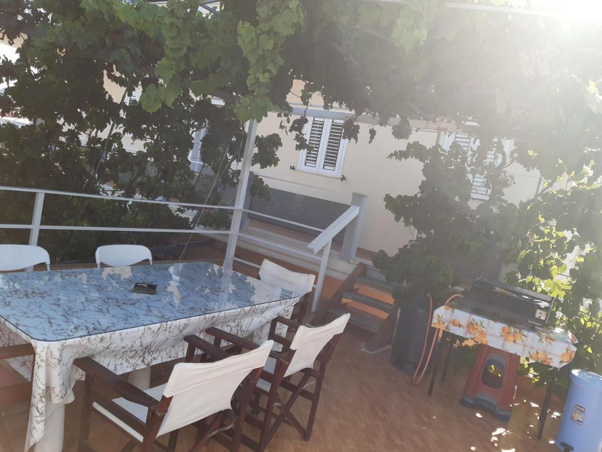 Collaku Apartment'S Вльора Екстер'єр фото