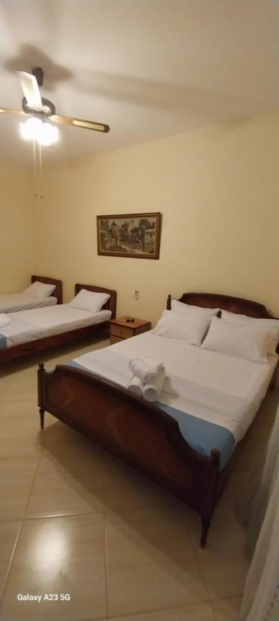 Collaku Apartment'S Вльора Екстер'єр фото