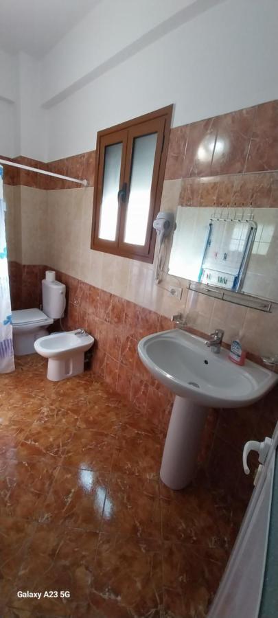 Collaku Apartment'S Вльора Екстер'єр фото