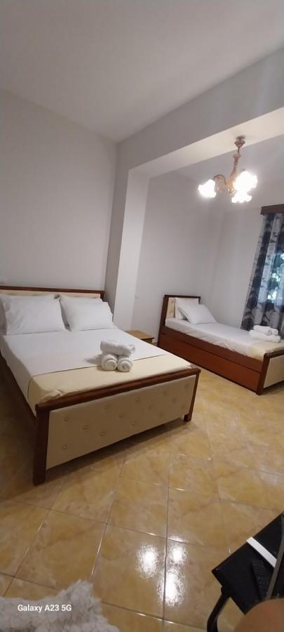 Collaku Apartment'S Вльора Екстер'єр фото