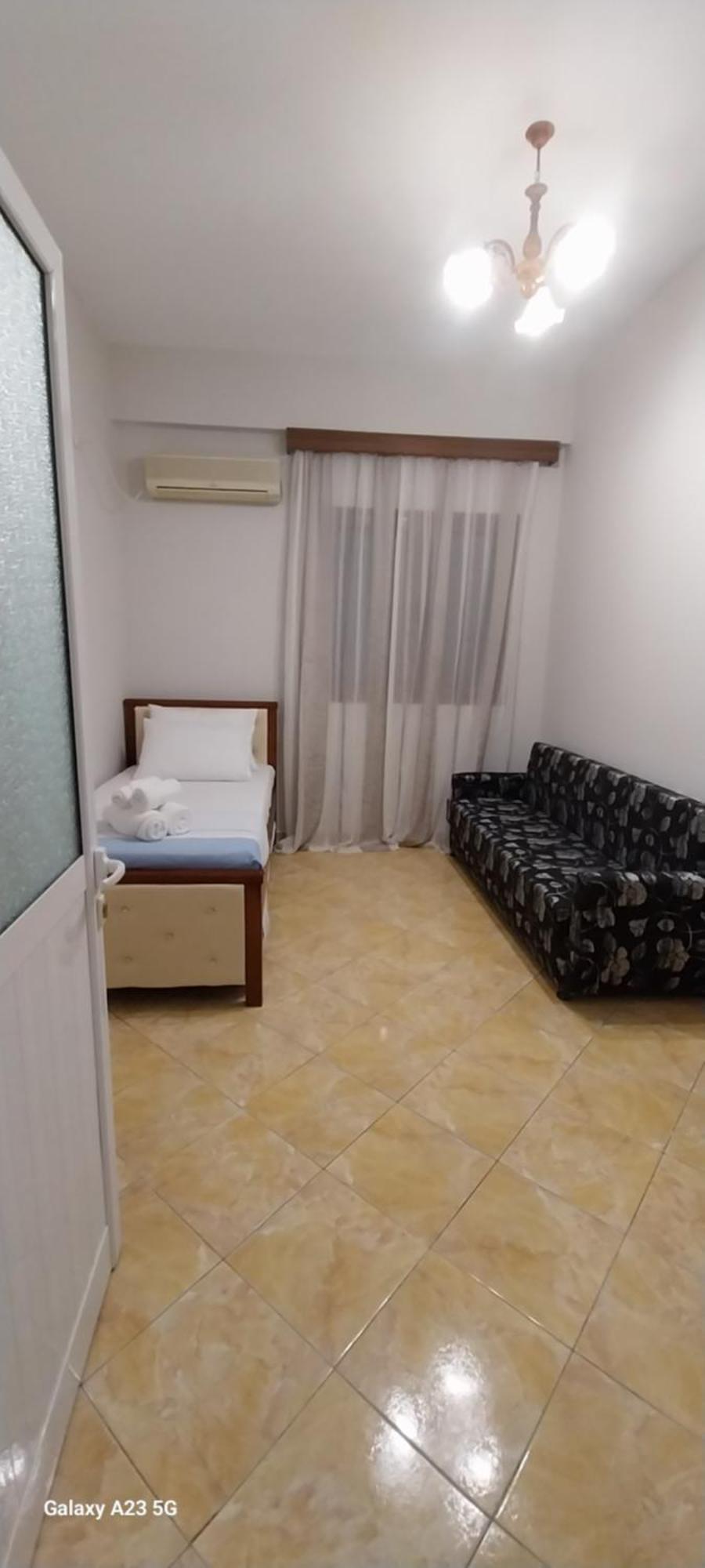 Collaku Apartment'S Вльора Екстер'єр фото