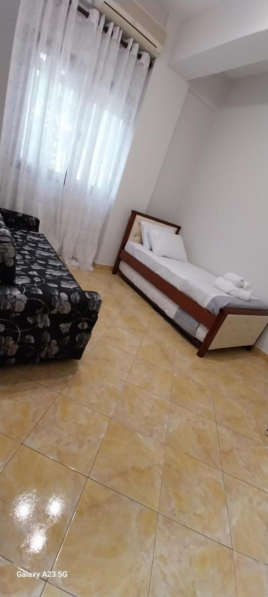 Collaku Apartment'S Вльора Екстер'єр фото