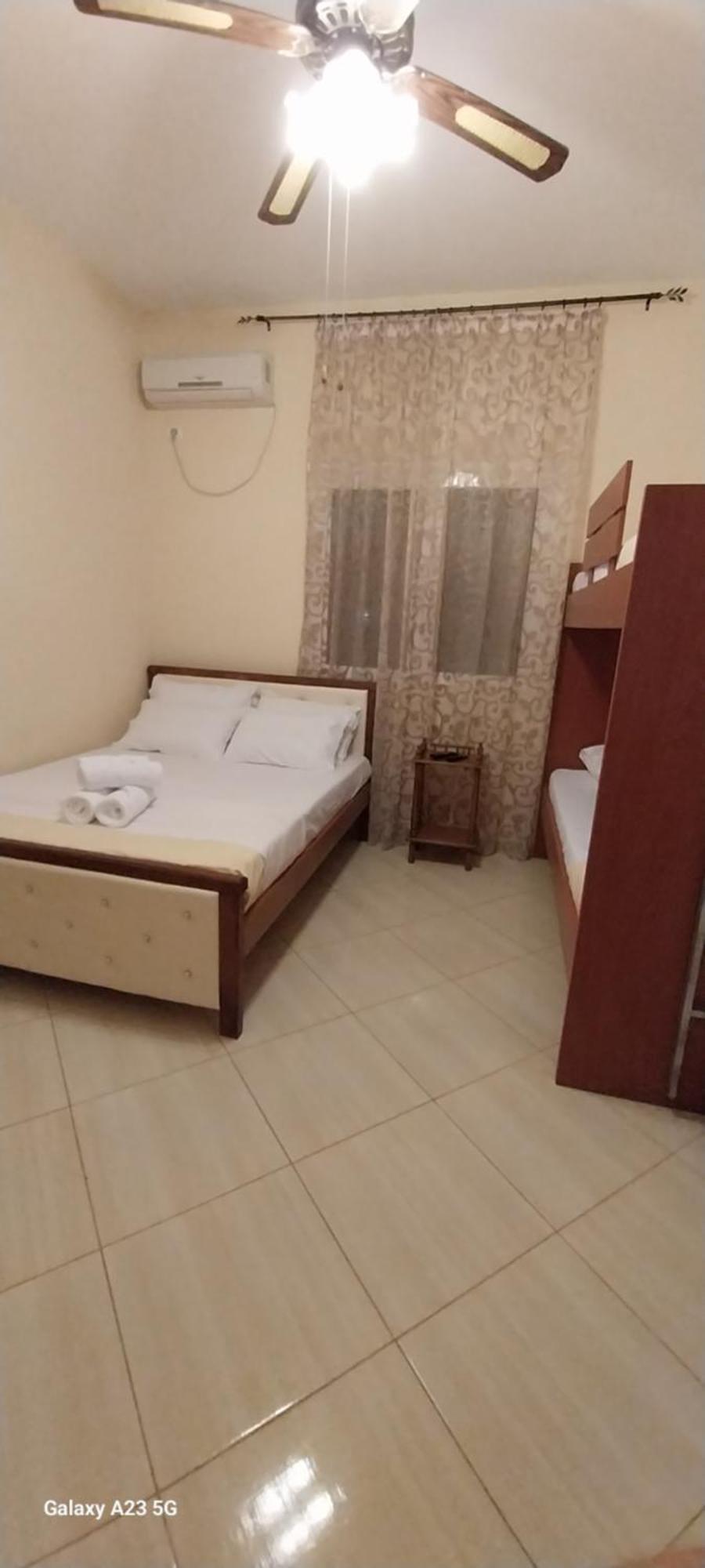 Collaku Apartment'S Вльора Екстер'єр фото